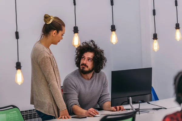 Friendly Young Female Office Talking Her Male Colleague — Stock Photo, Image