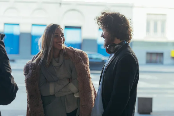 College Student Flirting His Female Friend University While Leaning Wall — Stock Photo, Image