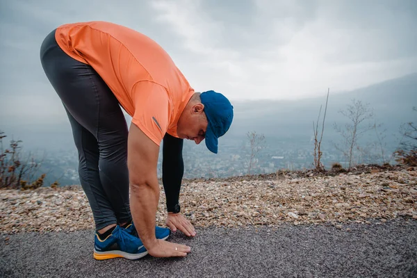 Υγιής Ώριμος Άντρας Καλή Κατάσταση Ετοιμάζεται Για Τρέξιμο — Φωτογραφία Αρχείου