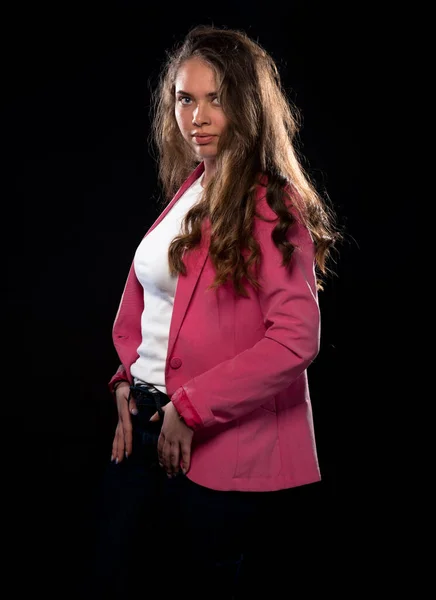 Retrato Uma Bela Menina Elegante Vestindo Calças Pretas Blazer Rosa — Fotografia de Stock