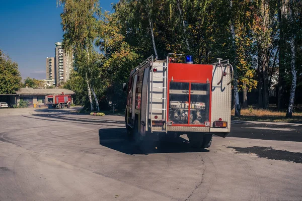 Pompiers Quittant Garage Caserne Pompiers — Photo