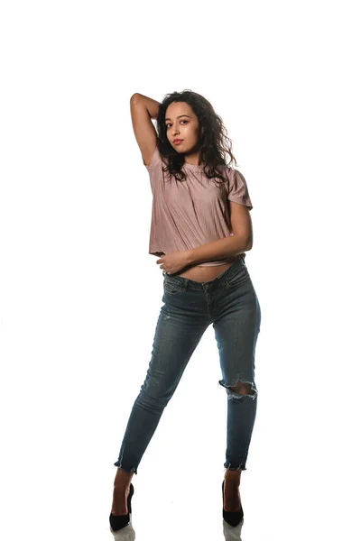 Stylish Young Woman Wearing Blue Denim Pants Cropped Pink Top — Stock Photo, Image