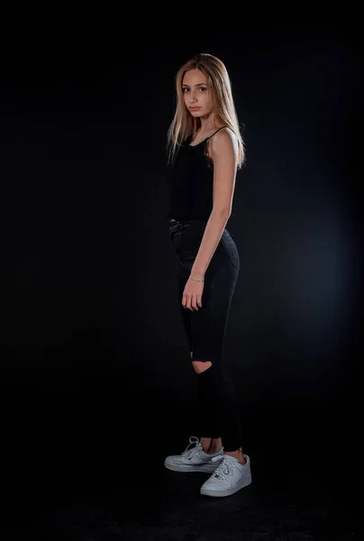 Body Shot Stylish Woman Posing Trendy Ripped Jeans Black Tank — Stock Photo, Image
