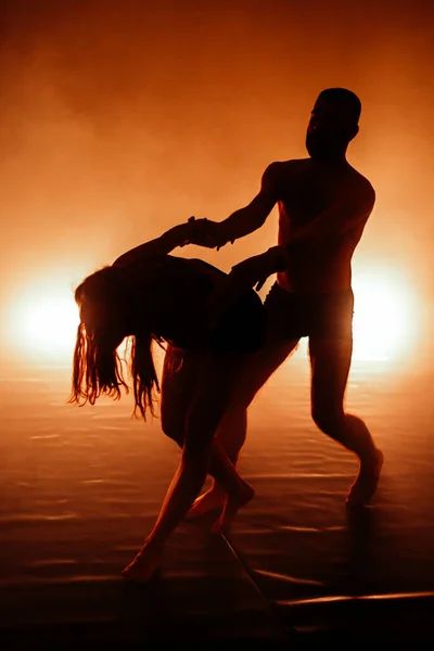 Elegantes Bailarines Ballet Modernos Bailando Estudio —  Fotos de Stock