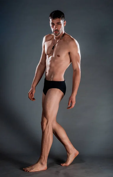 Estudio Retrato Moda Hombre Medio Desnudo Con Ropa Interior Negra — Foto de Stock