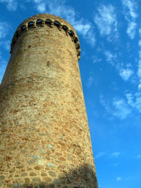 Nöbet kuleleri ile Ortaçağ askeri Kalesi 