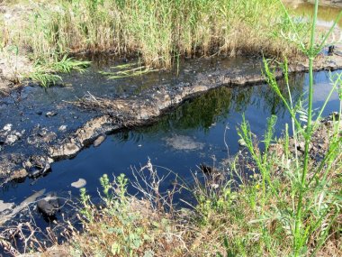 Petrol kuyuları Delme sonra ham petrol tarafından neden olduğu kirlilik