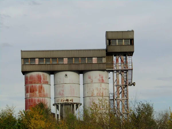 Staré Opuštěné Silo Staré Opuštěné Části Průmyslové Zóny — Stock fotografie