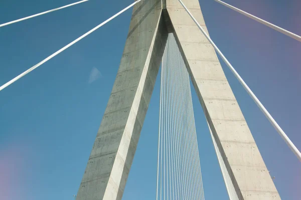 Close Van Kabelbrug Zicht Van Onderen — Stockfoto