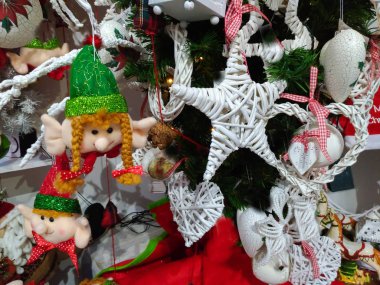 Elf fotoğraf Noel ağacı üzerinde