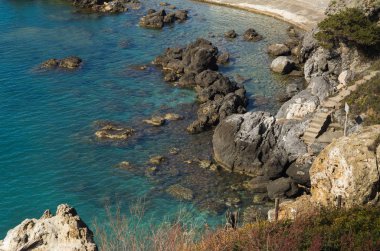 Tiren Denizi küçük koyda