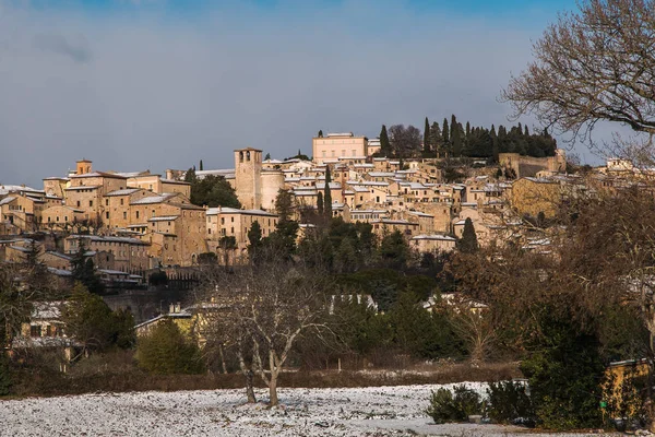 Spello (Umbría Italia) vista panorámica de invierno —  Fotos de Stock