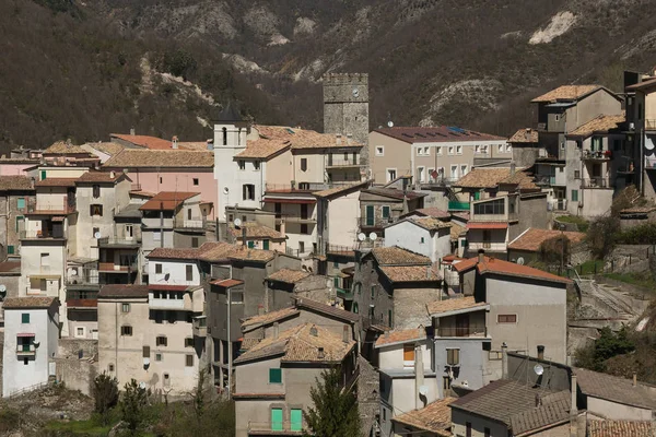 Vallepietra pueblo en Lazio —  Fotos de Stock