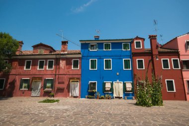 Burano, İtalya - 23 Mayıs 2017: Venedik Lagünü görünüm Burano Adası ve onun dantel iş için bilinen