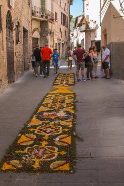 Spello, İtalya - 18 Haziran 2017: Ünlü Spello'nın Infiorate, her yıl küçük Umbrian kasabasında yer alan bir tezahürü