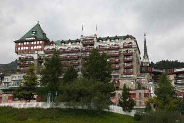 İsviçre Alpleri'nde Sankt Moritz kenti