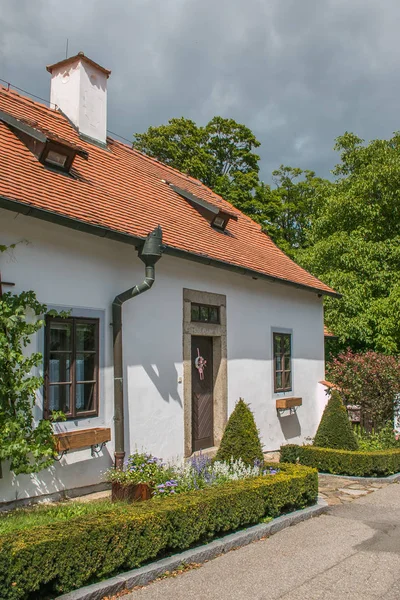 Typisch Tsjechoslowaakse huisje, Tsjechië — Stockfoto