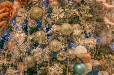 Güzel Noel ağacı süslemeleri