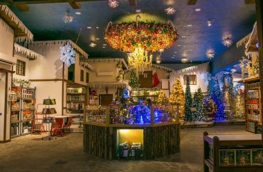 Vetralla, İtalya - 23 Eylül 2017: Görünüm Noel Baba Dükkanı Noel makale ile saltanat