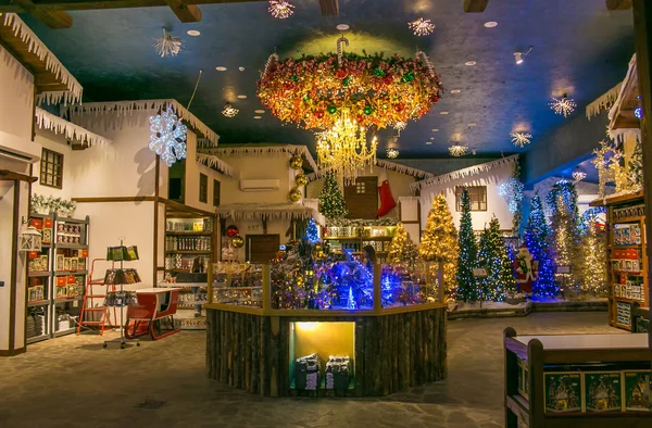 Vetralla, İtalya - 23 Eylül 2017: Görünüm Noel Baba Dükkanı Noel makale ile saltanat