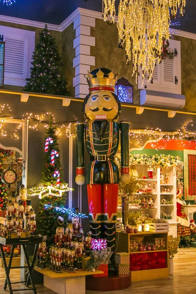 Vetralla, İtalya - 23 Eylül 2017: Noel Fındıkkıran oyuncak asker 