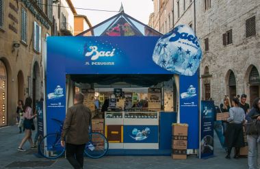Perugia, İtalya - 17 Ekim 2017: Baci Perugina stand Perugia Merkezi şehir Eurochocolate Festivali