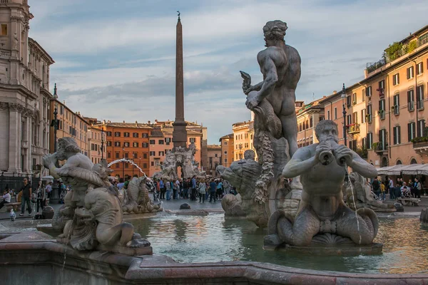 ROME, ITALY - OCTOBER 10, 2017: View of Piazza Navona with the famous fountain of four rivers in Rome — Stock Photo, Image