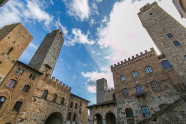 San Gimignano şehri, 1990 'dan beri Unesco Dünya Mirasları Bölgesi, San Gimignano, aynı zamanda Orta Çağ' ın Manhattan 'ı olarak da bilinir.