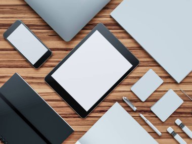 Bilgisayar, dizüstü bilgisayar, dijital tablet, cep telefonu, sanal kulaklık ve gazete ahşap tablo. Bu kavramı.