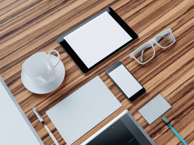 Bilgisayar, dizüstü bilgisayar, dijital tablet, cep telefonu, sanal kulaklık ve gazete ahşap tablo. Bu kavramı.