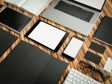 Bilgisayar, dizüstü bilgisayar, dijital tablet, cep telefonu, sanal kulaklık ve gazete ahşap tablo. Bu kavramı.
