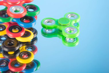 Grup kıpırdamak spinner stres giderici oyuncak renkli