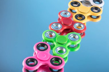 Grup kıpırdamak spinner stres giderici oyuncak renkli