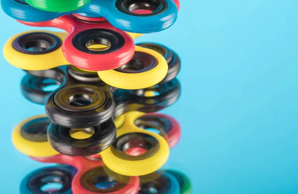 Groep fidget spinner stress verlichten speelgoed kleurrijke — Stockfoto