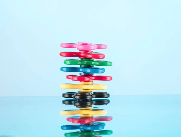 Gruppe fidget spinner stressabbau spielzeug bunt — Stockfoto