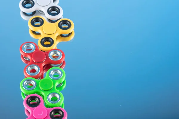 Grupo fidget spinner stress aliviando brinquedo colorido — Fotografia de Stock