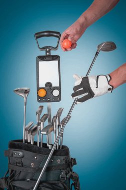 Yeşil ve mavi arka plan üzerinde Studio profesyonel golf ekipmanları