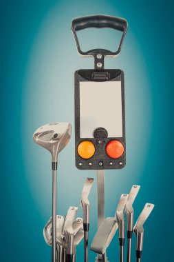 Yeşil ve mavi arka plan üzerinde Studio profesyonel golf ekipmanları