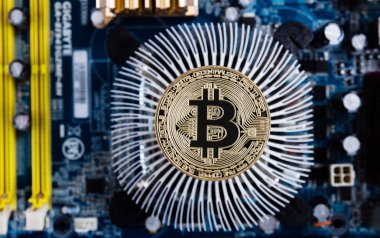 Altın bitcoin Mikri şemalar üzerinde mavi bir arka plan ile. Concep