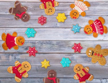 Farklı şekil ve büyüklükte bir festival d Noel kurabiyeleri