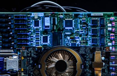 Cihaz ve makineler için araştırma cryptocurrency. Bitcoin incelemesi. Bilgisayar devre bilgisayar kartı