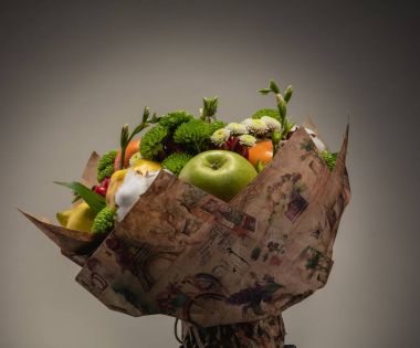 Özgün alışılmadık yenilebilir buket sebze ve meyve