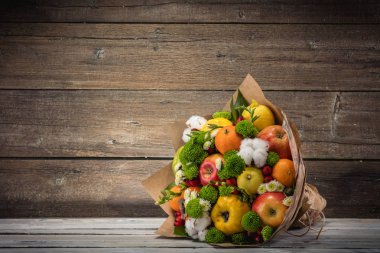 Özgün alışılmadık yenilebilir buket sebze ve meyve