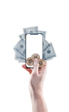 Cep telefonu ile boş perde ve bitcoin tutan el sikke, dolar faturaları karşı beyaz arka plan. Dijital izleme, denetleme ve para cryptocurrency konsept değişimi