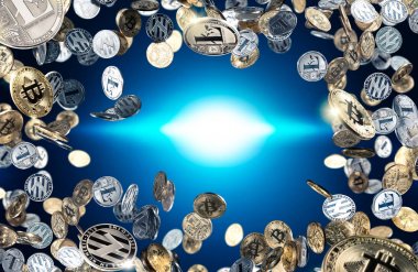 Uçan ve düşen bitcoins ve litecoins orta alana sahip. Dijital izleme, denetleme ve para cryptocurrency konsept değişimi. Yüksek çözünürlüklü fotoğraf.