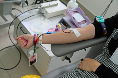 Almaty / Kazakistan - 10.07.2019: Tıp merkezinde kan koleksiyonu