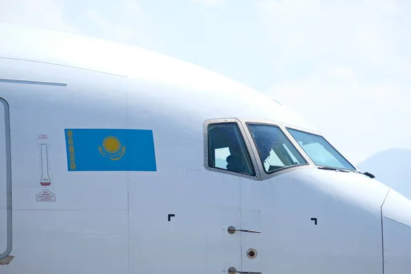 Almaty Kazachstan 2018 Neus Ramen Cockpit Van Luchtvaartmaatschappij Air Astana — Stockfoto