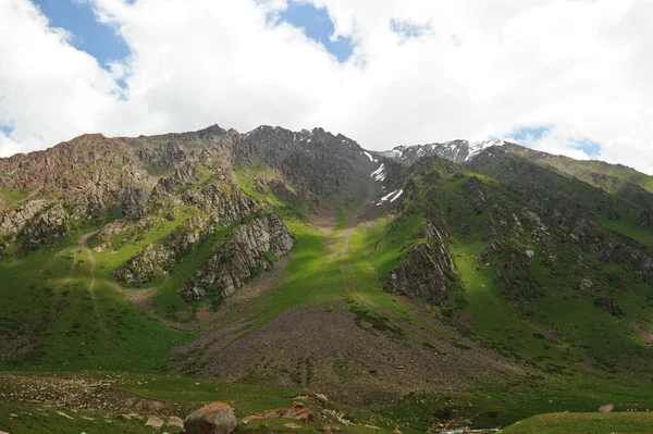 Région Jalal Abad Kirghizistan 2018 Montagnes Long Route Avec Différents — Photo