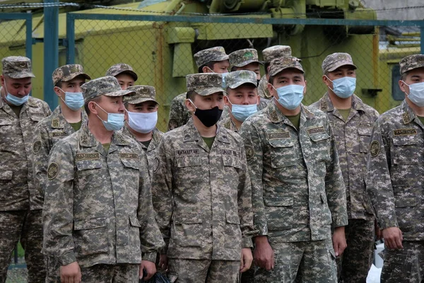 Almaty Kazakhstan 2020 Militer Melakukan Disinfeksi Wilayah Rumah Sakit Karantina — Stok Foto