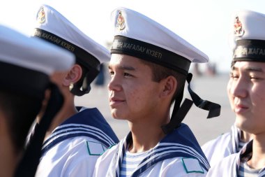 Aktau / Kazakistan - 08.17.2018: Kazakistan deniz kuvvetleri geçit töreni.